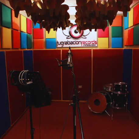tu-grabacion-records-home-salas-galeria-03
