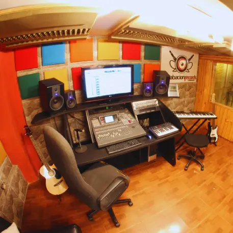 tu-grabacion-records-home-salas-galeria-04